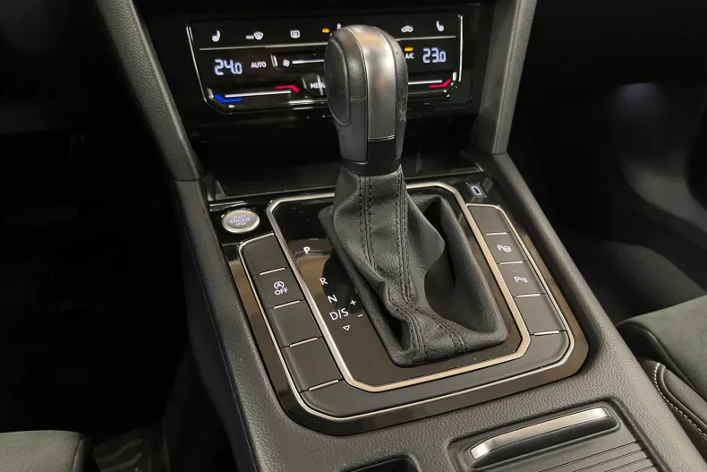 Volkswagen Passat din 2021 cu 101.562 km - oferta VOL182540 - foto 24