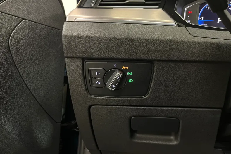 Volkswagen Passat din 2021 cu 101.562 km - oferta VOL182540 - foto 28