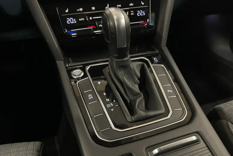 Volkswagen Passat din 2021 cu 108.362 km - oferta VOL182576 - foto 20