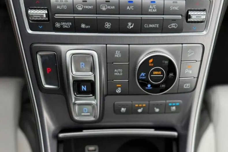 Hyundai SANTA FE din 2021 cu 117.000 km - oferta HYU182586 - foto 32