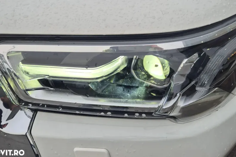 Toyota Hilux din 2025 cu 12 km - oferta TOY182589 - foto 9