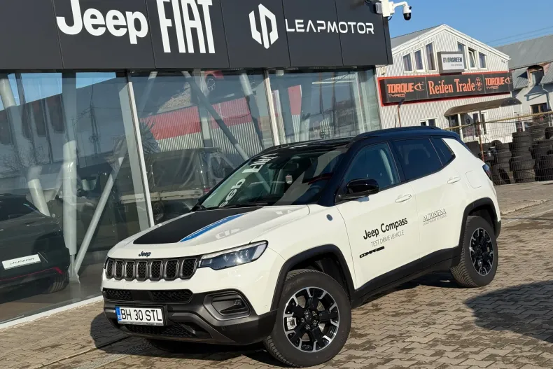 Jeep Compass din 2025 cu 33.200 km - oferta JEE182610 - foto 1