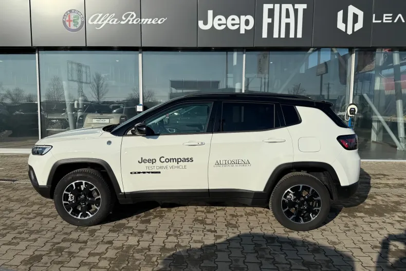 Jeep Compass din 2025 cu 33.200 km - oferta JEE182610 - foto 2