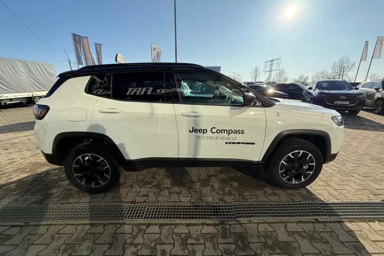 Jeep Compass din 2025 cu 33.200 km - oferta JEE182610 - foto 8
