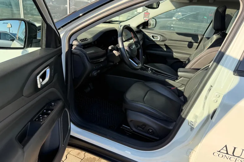 Jeep Compass din 2025 cu 33.200 km - oferta JEE182610 - foto 17