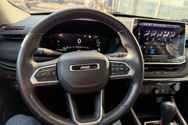 Jeep Compass din 2025 cu 33.200 km - oferta JEE182610 - foto 26