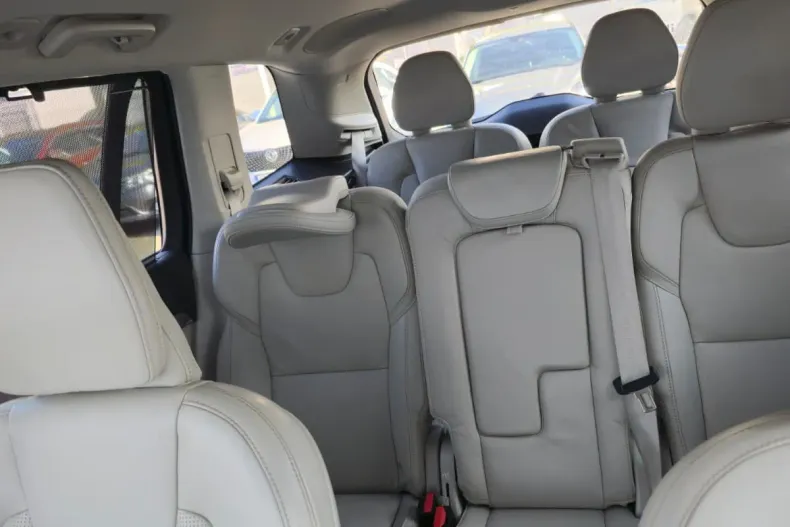 Volvo XC90 din 2023 cu 51.085 km - oferta VOL182628 - foto 25