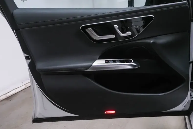 Mercedes-Benz E din 2024 cu 16.500 km - oferta MER182629 - foto 11