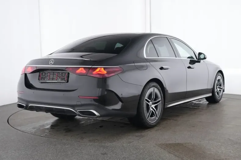 Mercedes-Benz E din 2024 cu 6.700 km - oferta MER182631 - foto 3