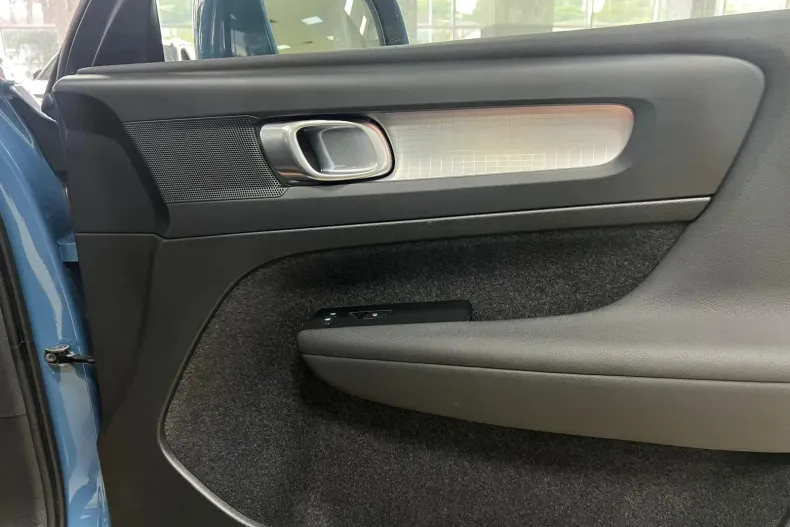 Volvo XC40 din 2022 cu 164.700 km - oferta VOL182634 - foto 16