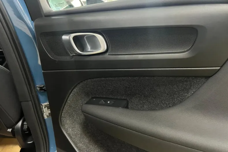 Volvo XC40 din 2022 cu 164.700 km - oferta VOL182634 - foto 17