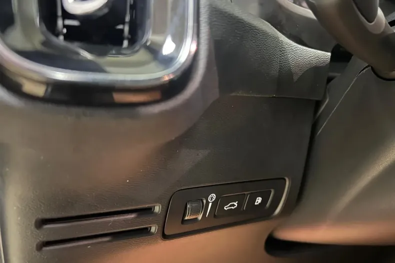 Volvo XC40 din 2022 cu 164.700 km - oferta VOL182634 - foto 24