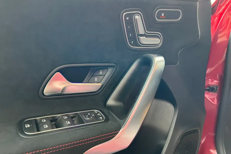 Mercedes-Benz A 200 (Clasa A) din 2024 cu 23 km - oferta MER182650 - foto 5