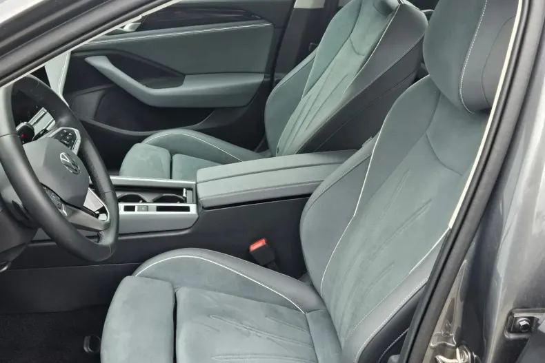 Volkswagen Passat din 2024 cu 14.570 km - oferta VOL182659 - foto 10