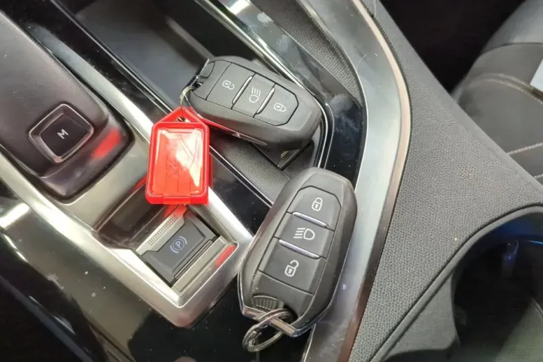 Peugeot 3008 din 2021 cu 68.000 km - oferta PEU182664 - foto 11