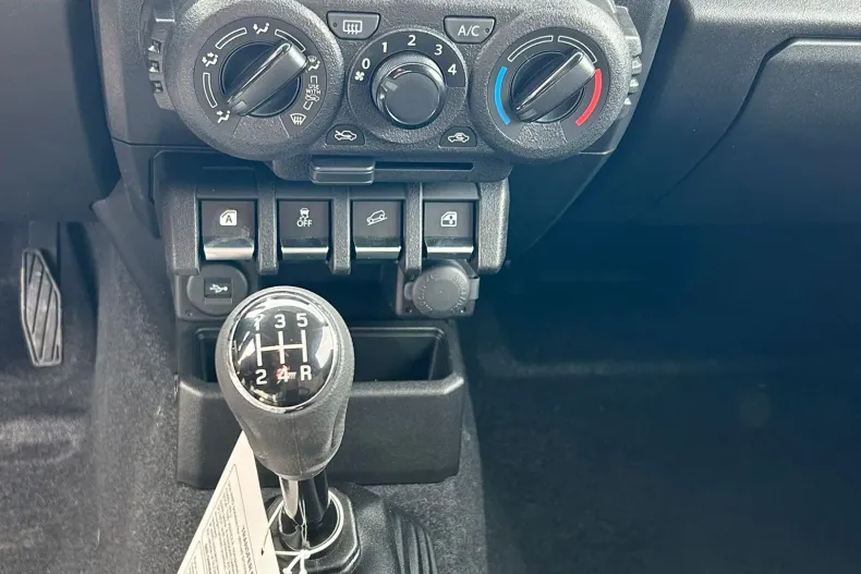 Suzuki Jimny din 2025 cu 15 km - oferta SUZ182673 - foto 17