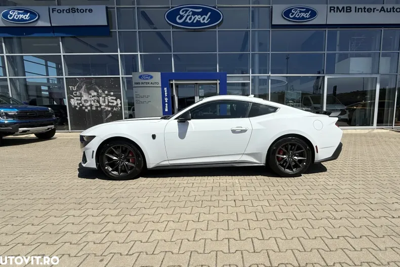 Ford Mustang din 2025 cu 3.100 km - oferta FOR182675 - foto 2