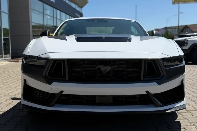 Ford Mustang din 2025 cu 3.100 km - oferta FOR182675 - foto 8