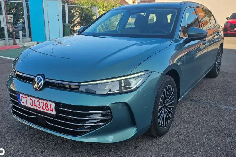 Volkswagen Passat din 2024 cu 13.236 km - oferta VOL182677 - foto 1