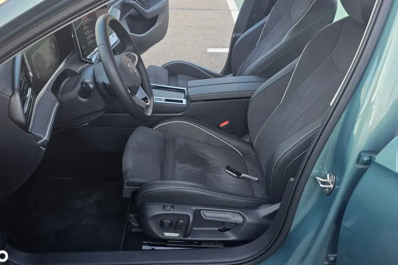 Volkswagen Passat din 2024 cu 13.236 km - oferta VOL182677 - foto 15