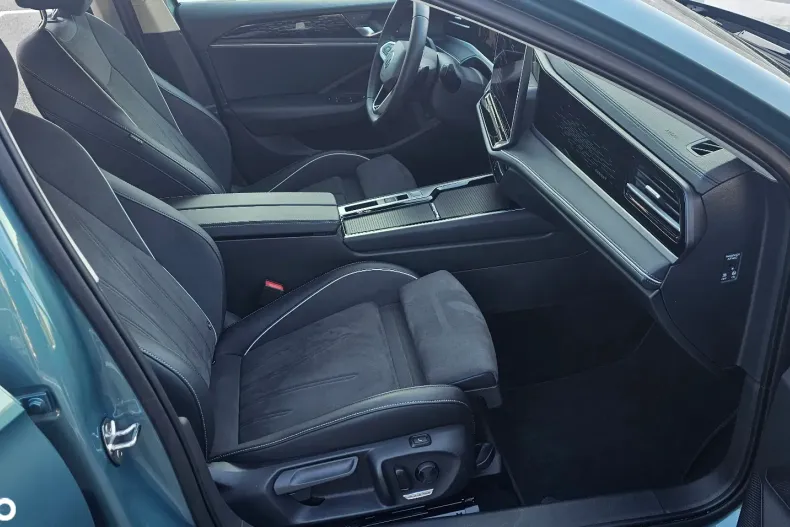 Volkswagen Passat din 2024 cu 13.236 km - oferta VOL182677 - foto 16