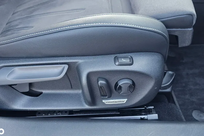 Volkswagen Passat din 2024 cu 13.236 km - oferta VOL182677 - foto 27