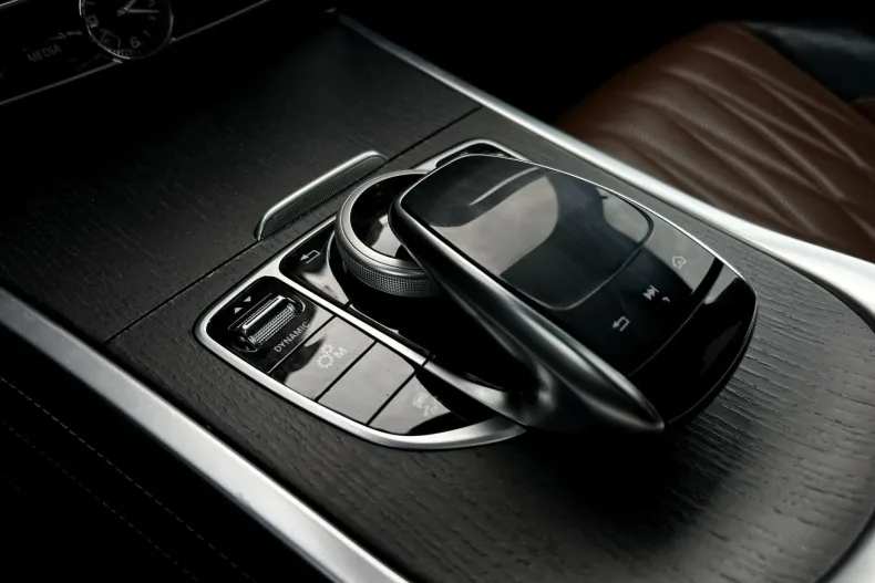 Mercedes-Benz G din 2021 cu 131.858 km - oferta MER182680 - foto 18