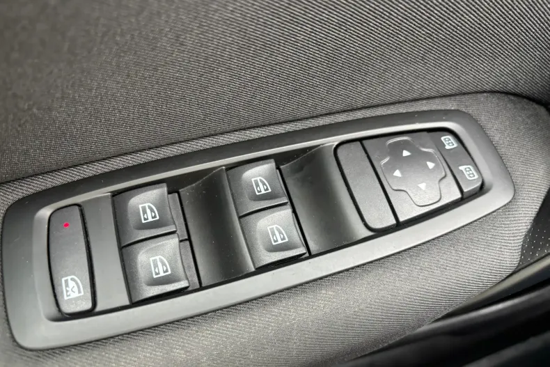 Renault Megane din 2022 cu 63.588 km - oferta REN182682 - foto 20