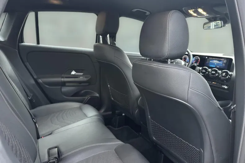 Mercedes-Benz GLA din 2023 cu 45.389 km - oferta MER182692 - foto 15