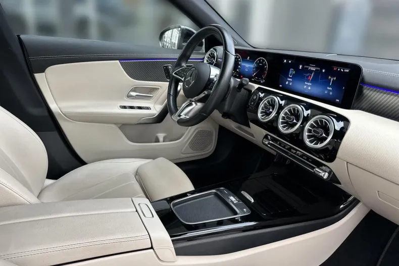 Mercedes-Benz CLA (Clasa CLA) din 2024 cu 7.581 km - oferta MER182695 - foto 12