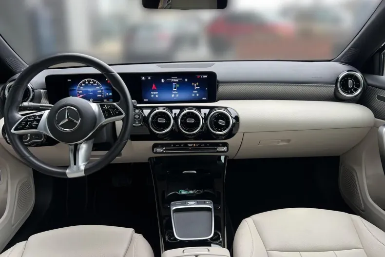 Mercedes-Benz A 180 (Clasa A) din 2024 cu 22.641 km - oferta MER182701 - foto 10