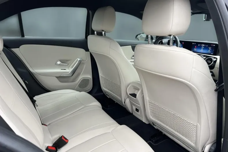 Mercedes-Benz A 180 (Clasa A) din 2024 cu 22.641 km - oferta MER182701 - foto 14