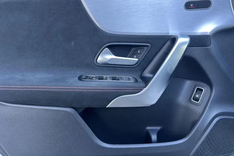 Mercedes-Benz A 250 (Clasa A) din 2022 cu 52.940 km - oferta MER182702 - foto 15