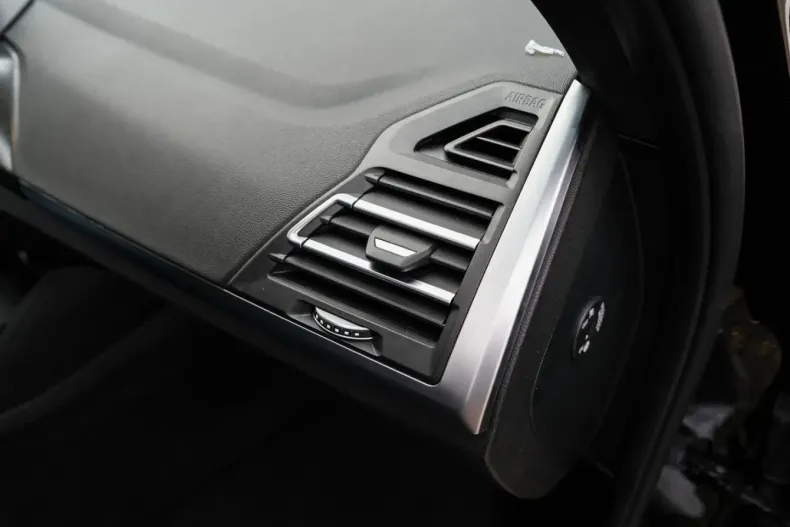 BMW X4 (Seria X) din 2025 cu 25.990 km - oferta BMW182733 - foto 10