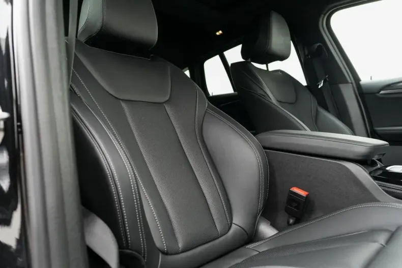 BMW X4 (Seria X) din 2025 cu 25.990 km - oferta BMW182733 - foto 12