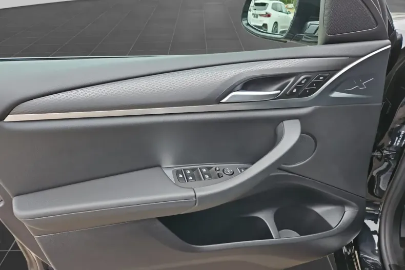 BMW X4 (Seria X) din 2024 cu 8.789 km - oferta BMW182739 - foto 13