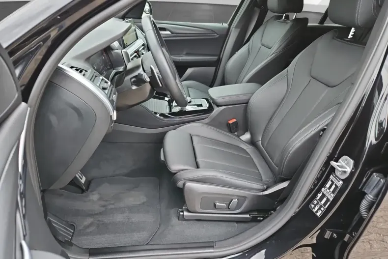 BMW X4 (Seria X) din 2024 cu 8.789 km - oferta BMW182739 - foto 14