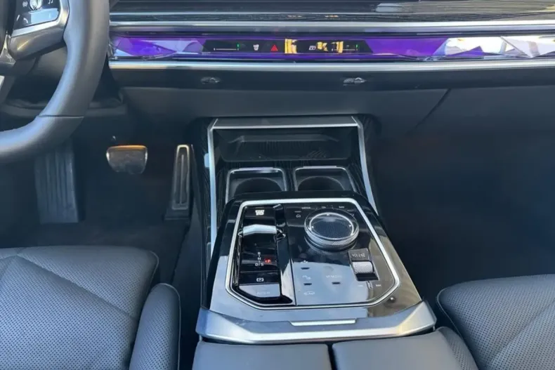 BMW 740 (Seria 7) din 2025 cu 21.400 km - oferta BMW182748 - foto 10