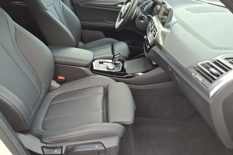 BMW X3 (Seria X) din 2024 cu 12.494 km - oferta BMW182764 - foto 9