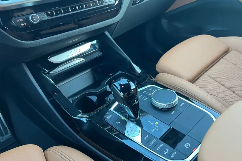 BMW X3 (Seria X) din 2024 cu 13.900 km - oferta BMW182770 - foto 7