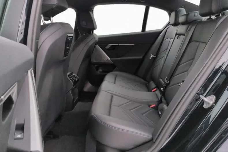 BMW 520 (Seria 5) din 2025 cu 8.901 km - oferta BMW182783 - foto 12