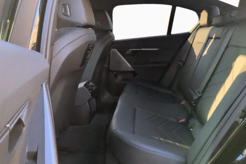 BMW 520 (Seria 5) din 2025 cu 11.292 km - oferta BMW182789 - foto 12