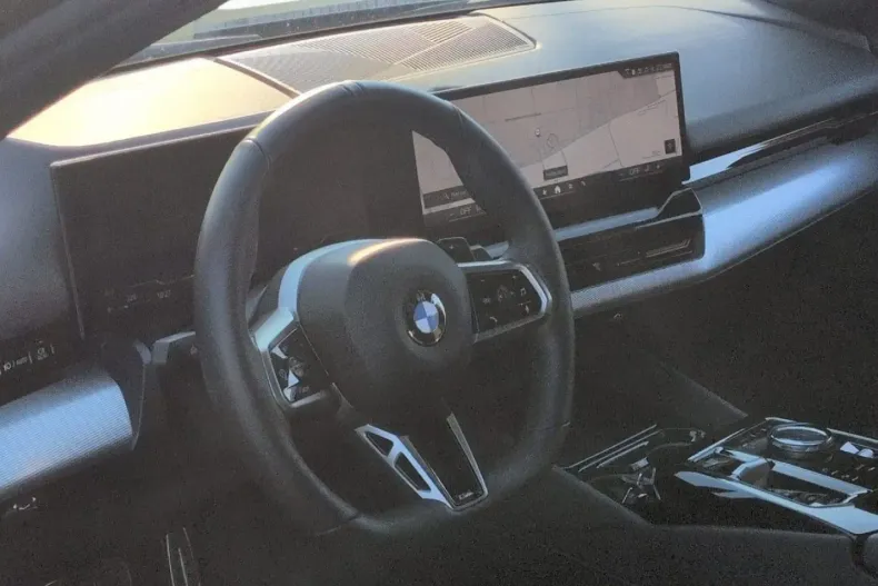 BMW 520 (Seria 5) din 2025 cu 11.292 km - oferta BMW182789 - foto 18