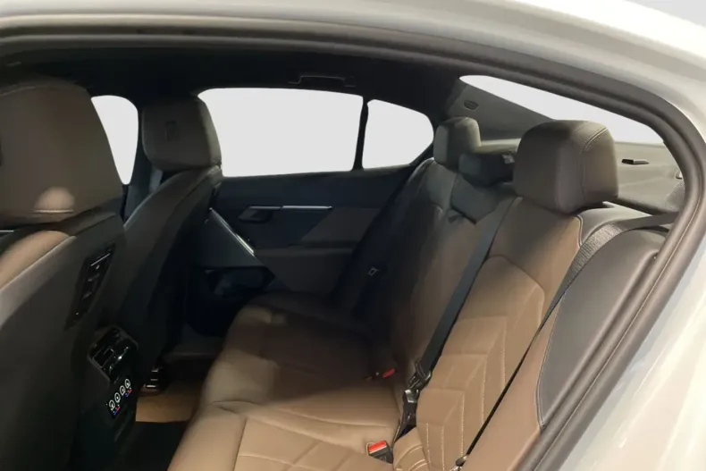 BMW 520 (Seria 5) din 2024 cu 19.122 km - oferta BMW182798 - foto 10