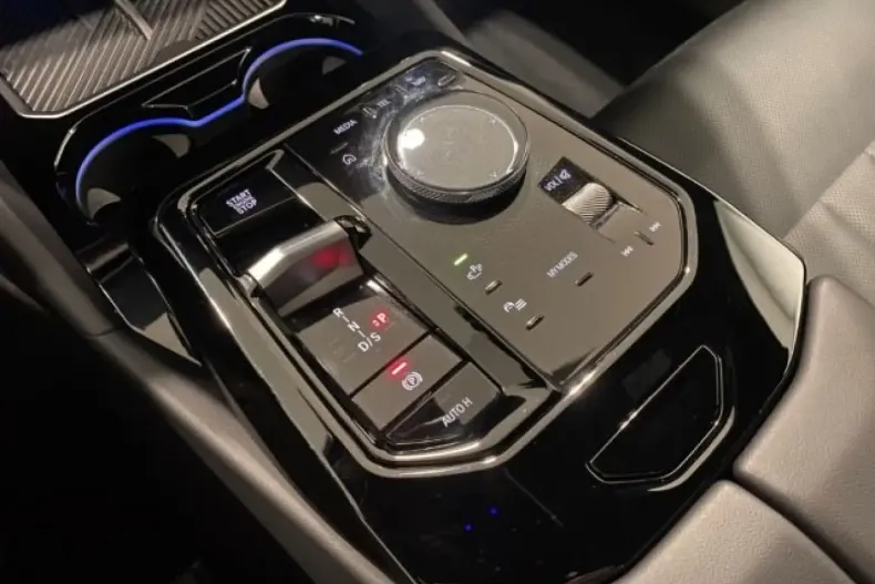 BMW 520 (Seria 5) din 2025 cu 25.041 km - oferta BMW182801 - foto 16