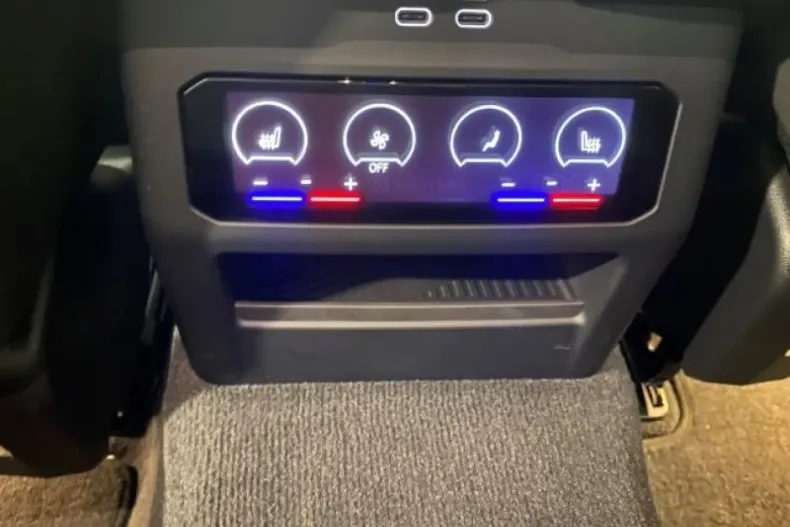 BMW 520 (Seria 5) din 2025 cu 25.041 km - oferta BMW182801 - foto 19