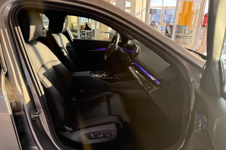 BMW 520 (Seria 5) din 2025 cu 25.677 km - oferta BMW182802 - foto 7