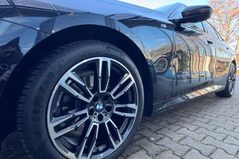 BMW 520 (Seria 5) din 2025 cu 24.776 km - oferta BMW182807 - foto 11