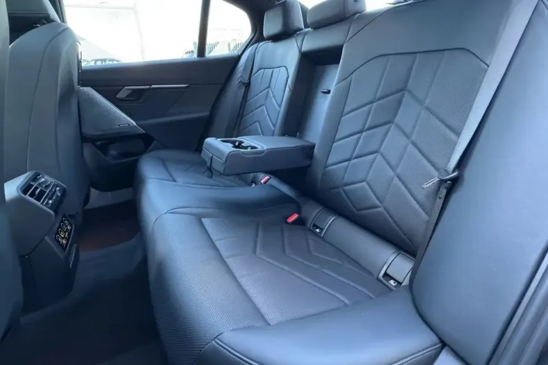 BMW 520 (Seria 5) din 2025 cu 24.776 km - oferta BMW182807 - foto 28