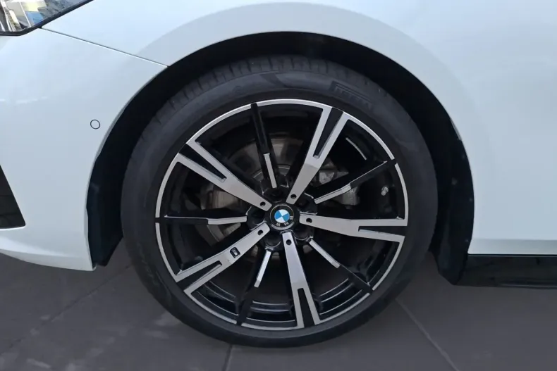 BMW 520 (Seria 5) din 2024 cu 16.132 km - oferta BMW182808 - foto 12